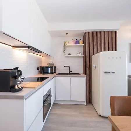 Apartman With Sea-view