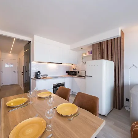 With Sea-view Apartman